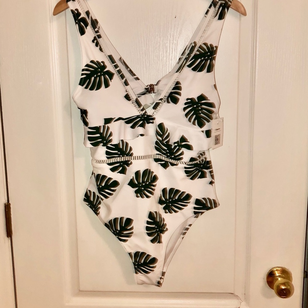 NWT CUPSHE ONE PIECE SWIM SUIT